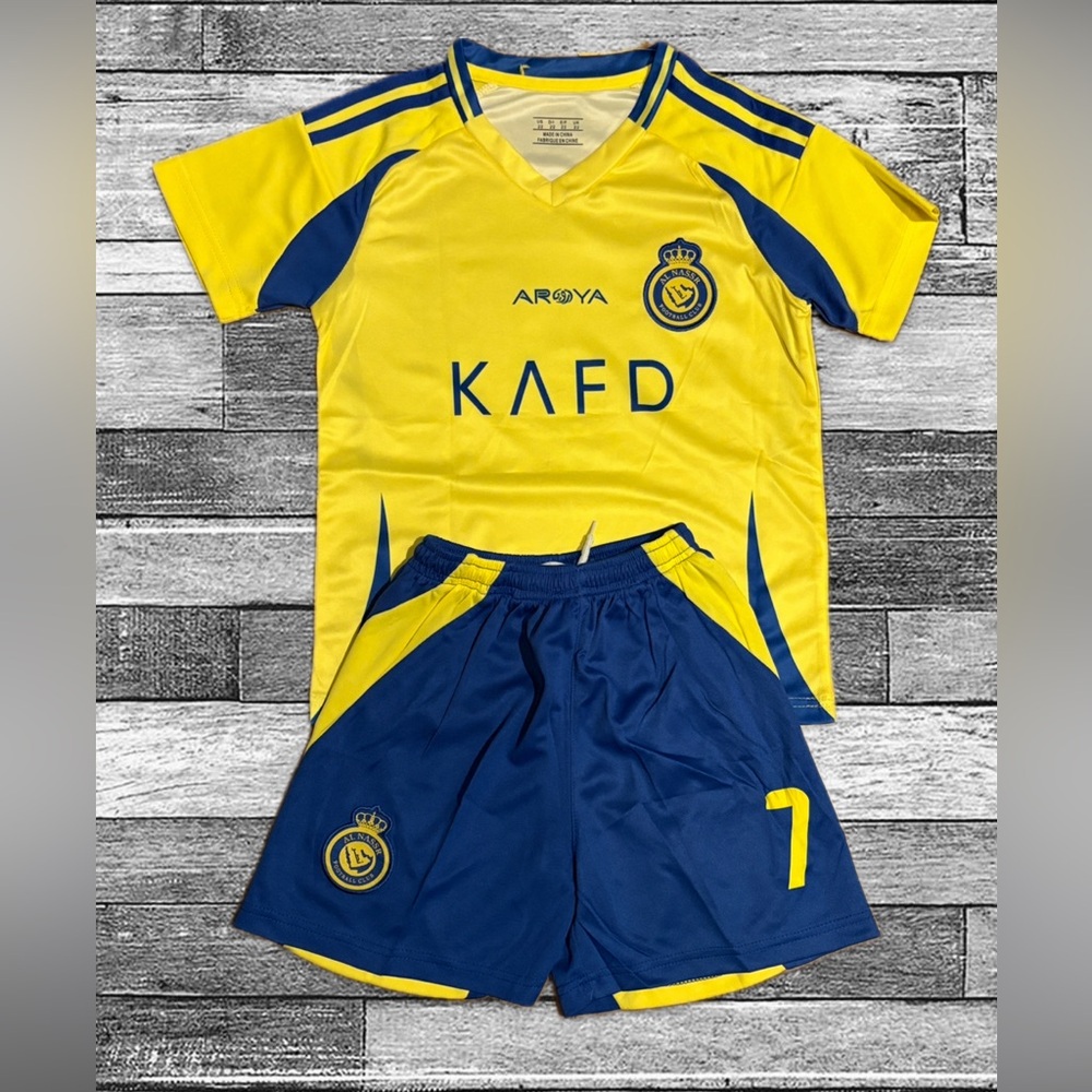 Cristiano Ronaldo Al Nassr Kids Youth Soccer Jersey Yellow 2 Piece Kit NWT